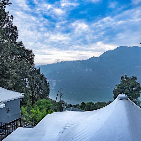 The Whispering Oaks Hotel Nainital Buitenkant foto