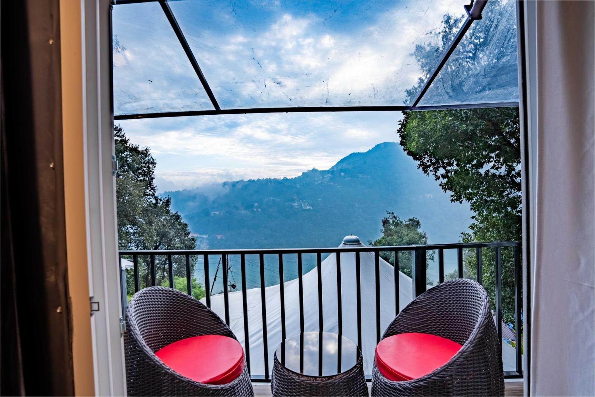 The Whispering Oaks Hotel Nainital Buitenkant foto