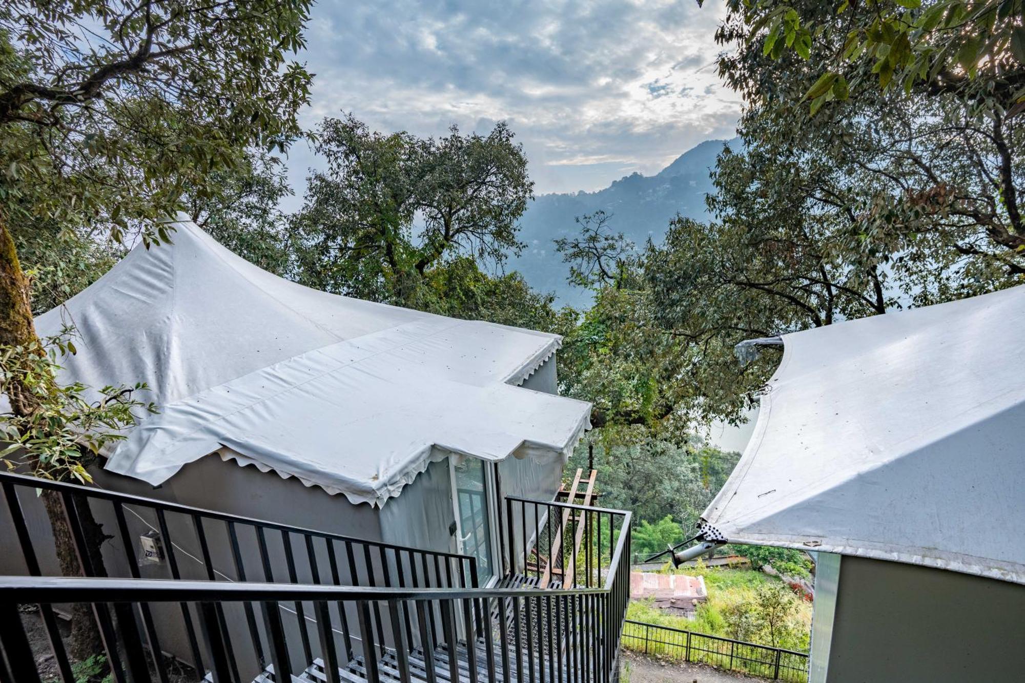 The Whispering Oaks Hotel Nainital Buitenkant foto