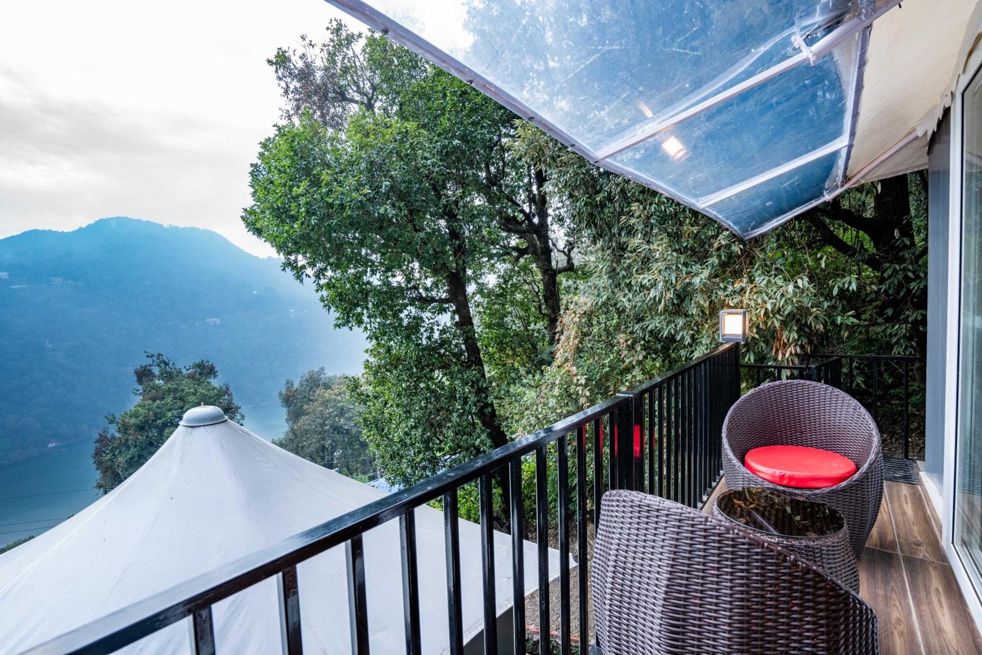 The Whispering Oaks Hotel Nainital Buitenkant foto