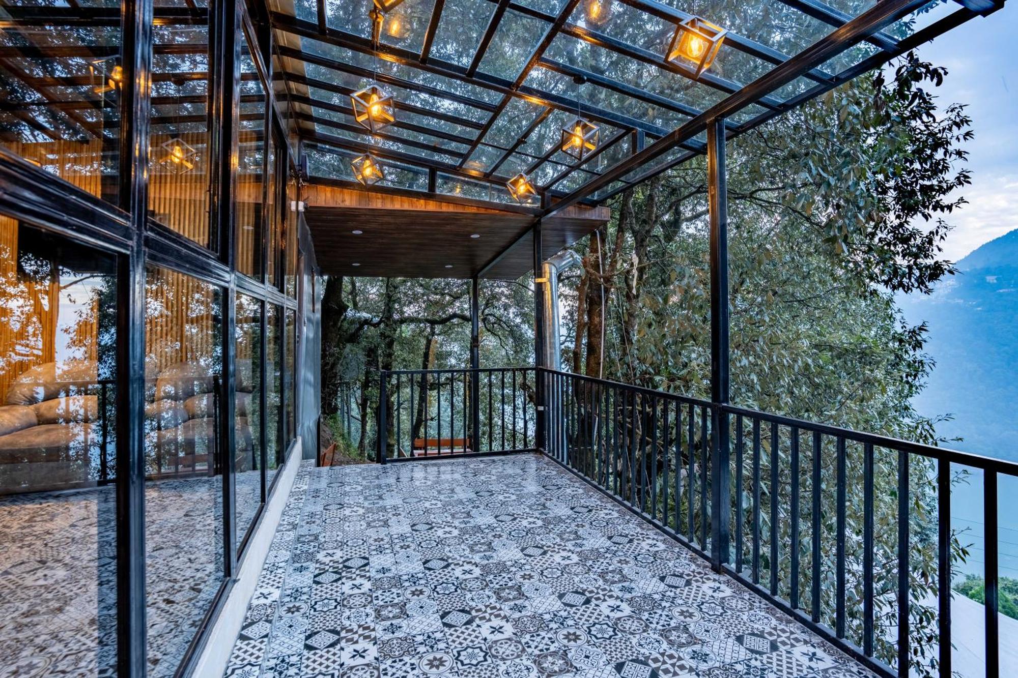 The Whispering Oaks Hotel Nainital Buitenkant foto